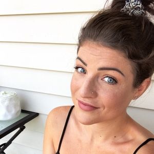 Meet your Posher, Rebecca